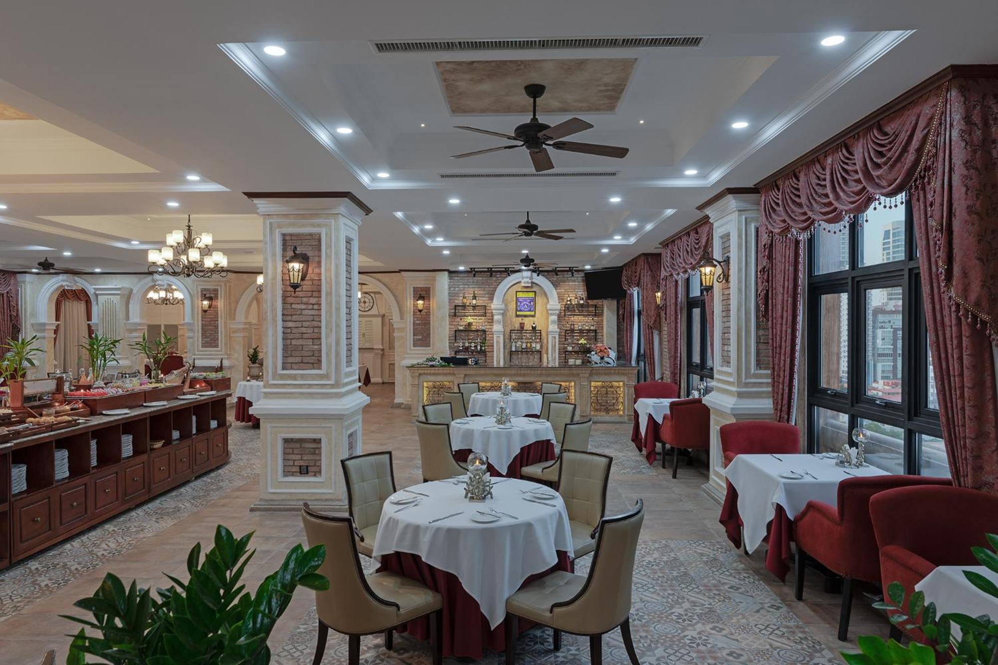 Anik Palace Hotel Phnom Penh Esterno foto