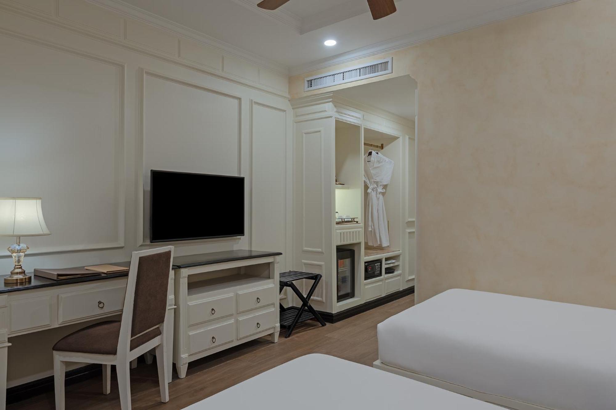 Anik Palace Hotel Phnom Penh Esterno foto